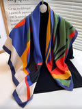 Foulard carré en satin imprimé bloc de couleur