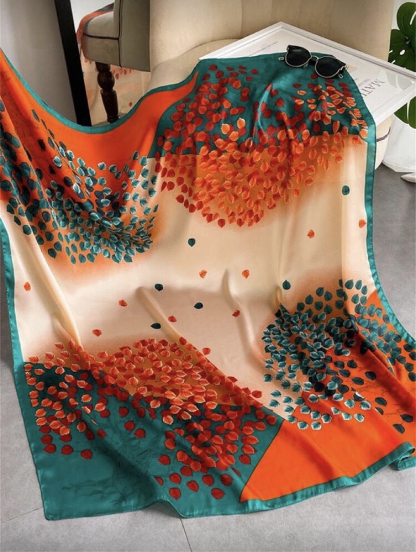 Foulard imprimé en satin de soie arbre à fleurs
