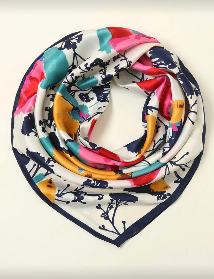 Écharpe carré en satin coloré