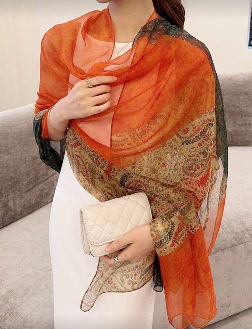 Écharpe en mousseline de soie orange cajou
