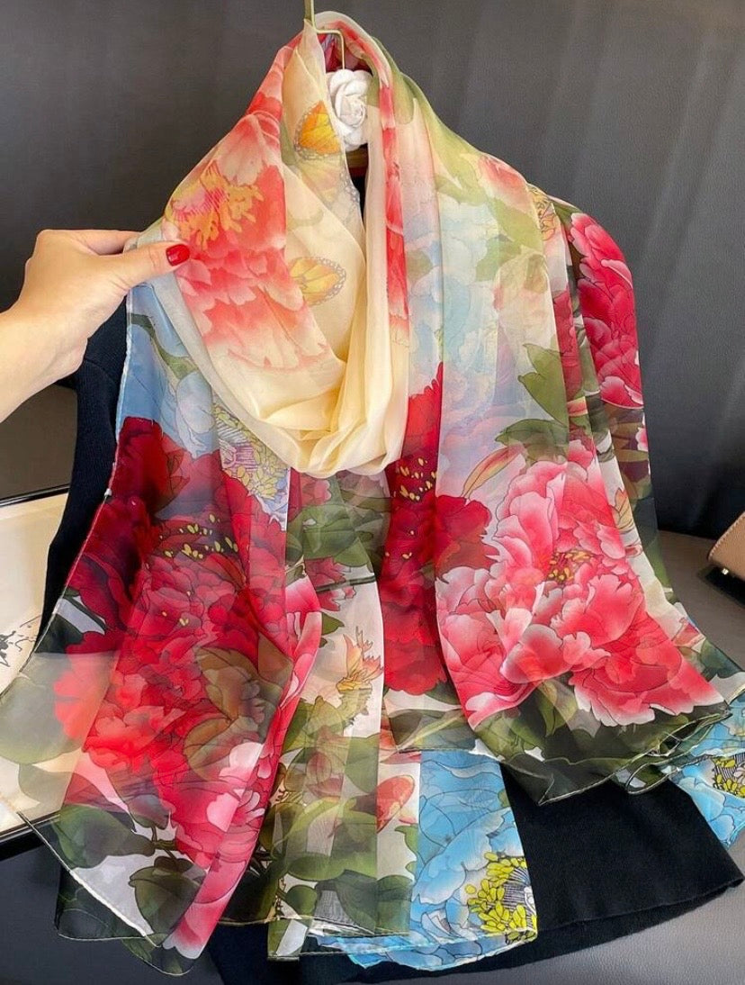 Foulard en mousseline de soie léger et fleuri