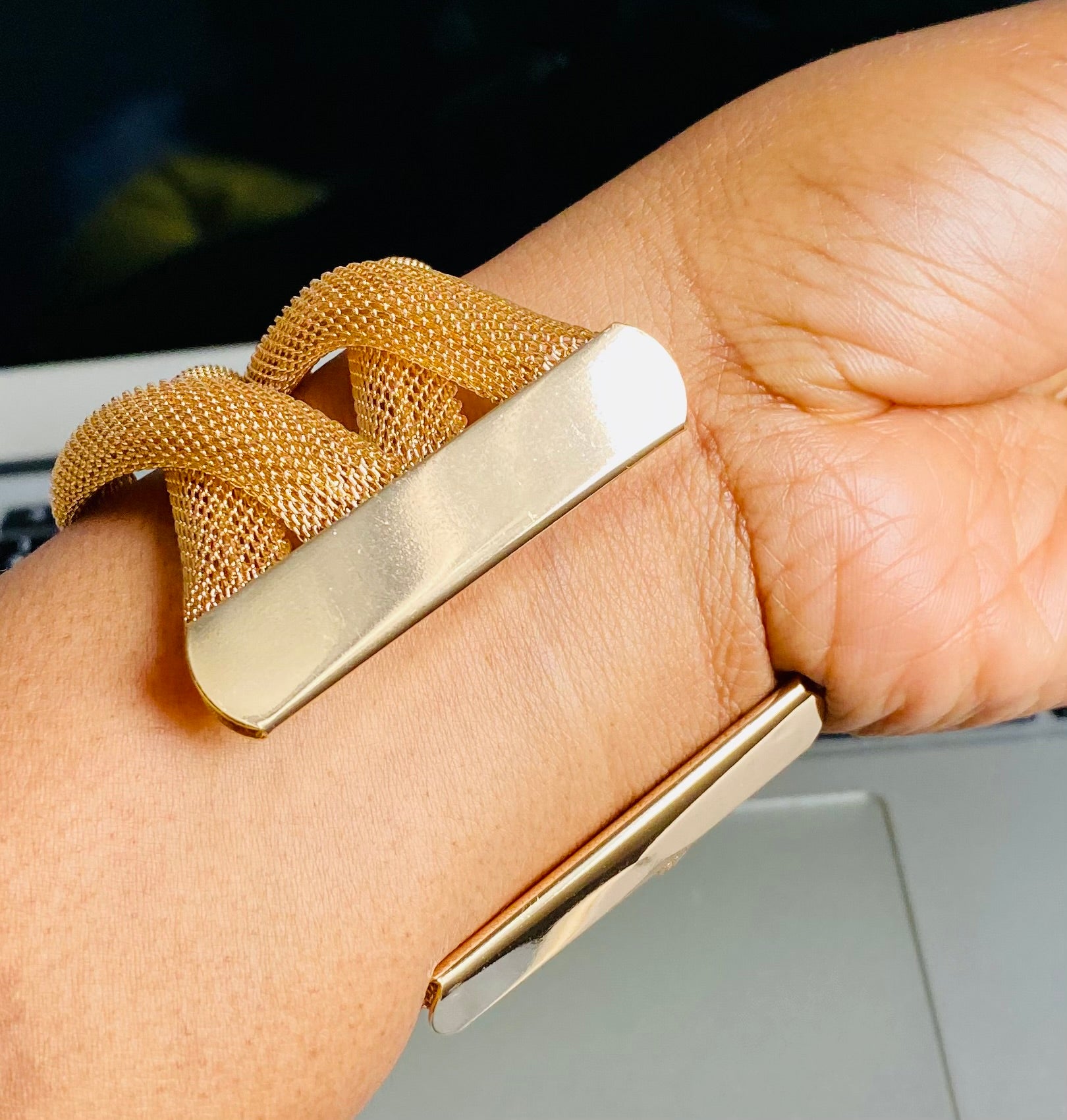 Bracelet torsadé ouvert