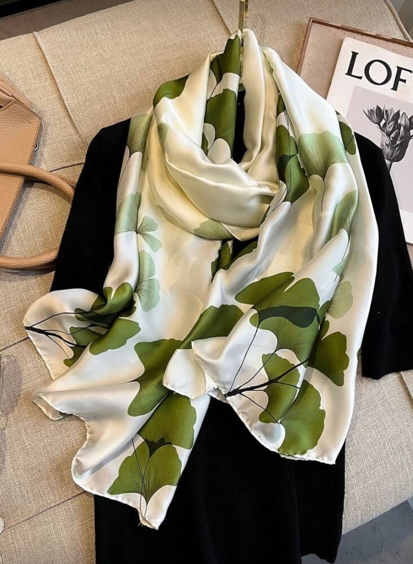 Foulard imprimé feuille de ginkgo élégant