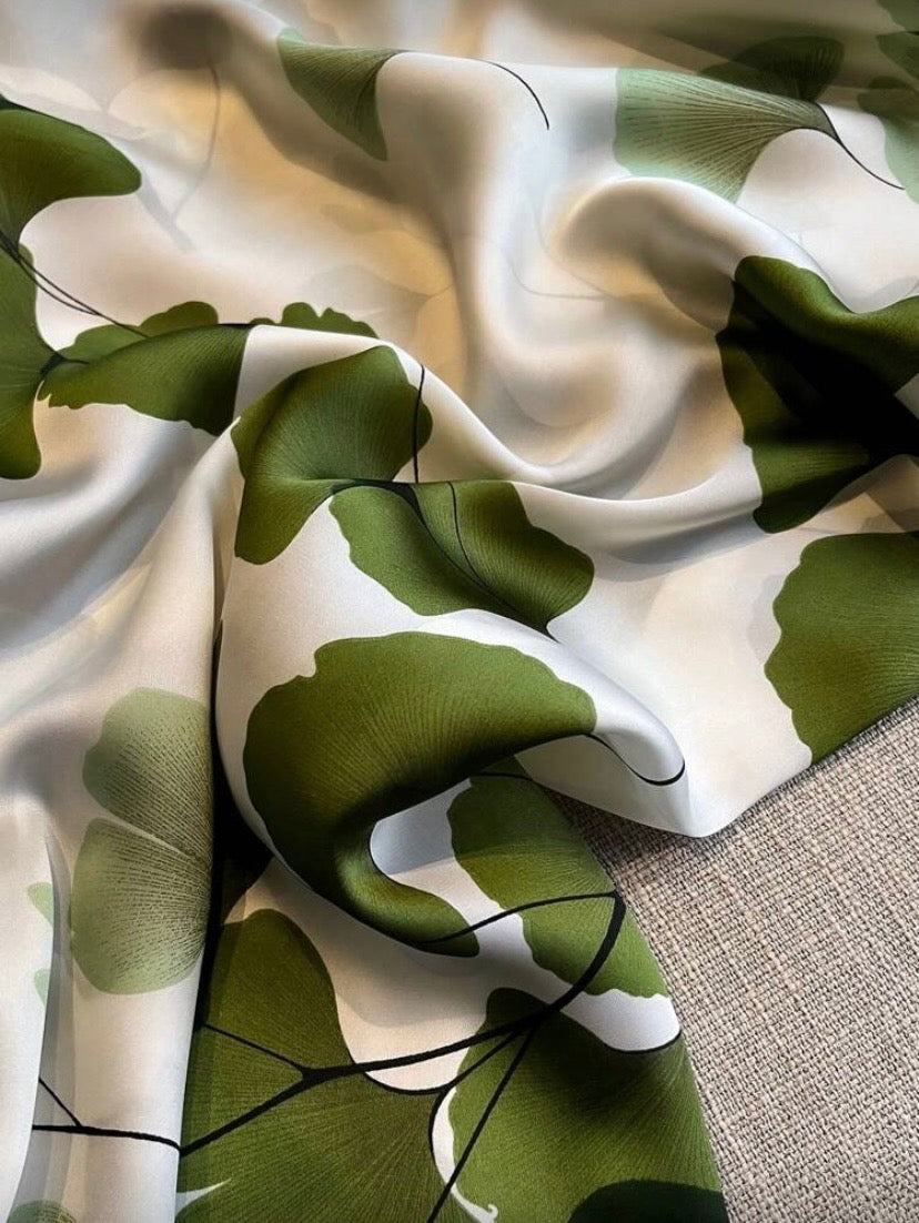 Foulard imprimé feuille de ginkgo élégant