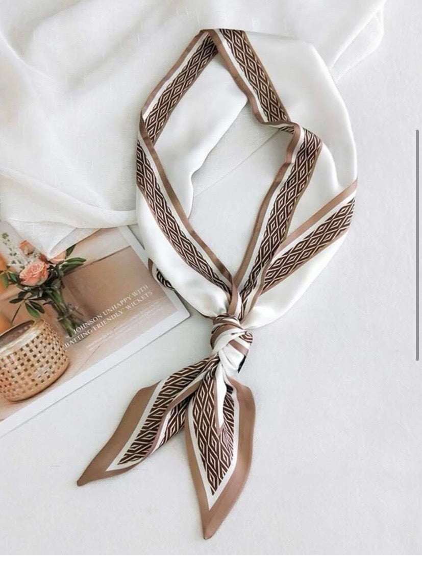 Petite écharpe en satin