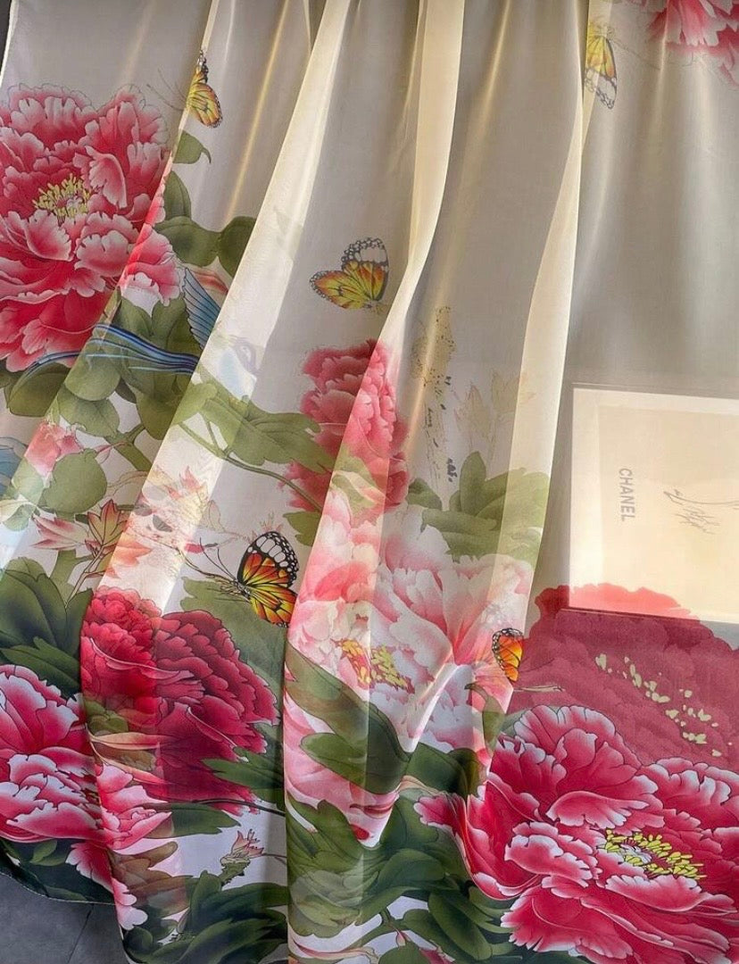 Foulard en mousseline de soie léger et fleuri